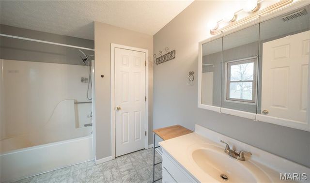 22130 Rhyme Lane, Waynesville, MO 65583