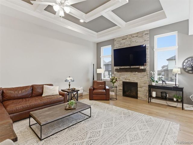 52853 Crimson Drive, Macomb, MI 48042