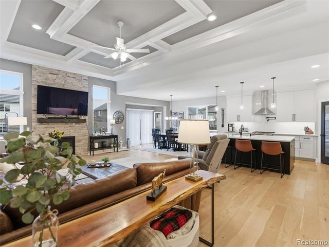 52853 Crimson Drive, Macomb, MI 48042