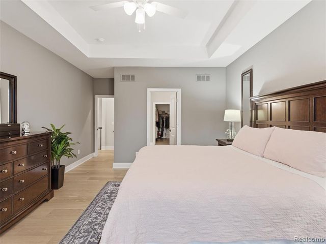 52853 Crimson Drive, Macomb, MI 48042