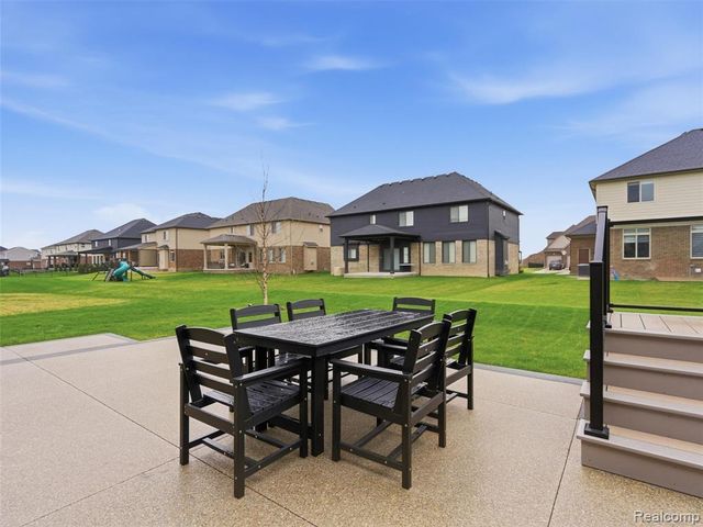 52853 Crimson Drive, Macomb, MI 48042