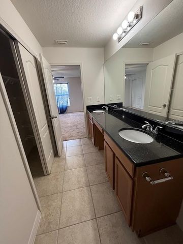 4976 WHITE SANDERLING COURT, Tampa, FL 33619