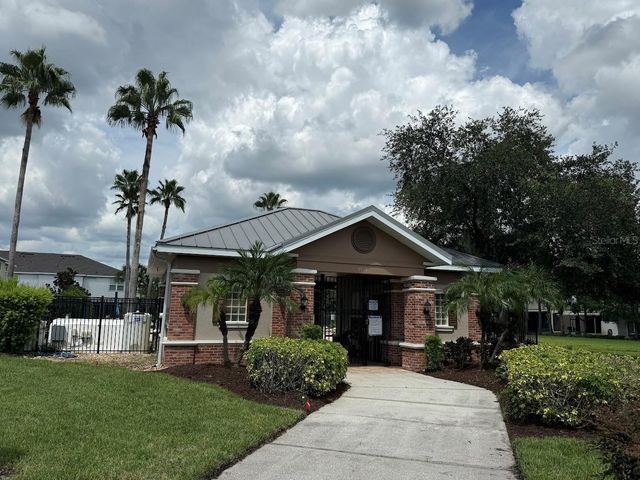 4976 WHITE SANDERLING COURT, Tampa, FL 33619