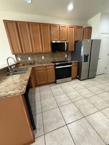 4976 WHITE SANDERLING COURT, Tampa, FL 33619