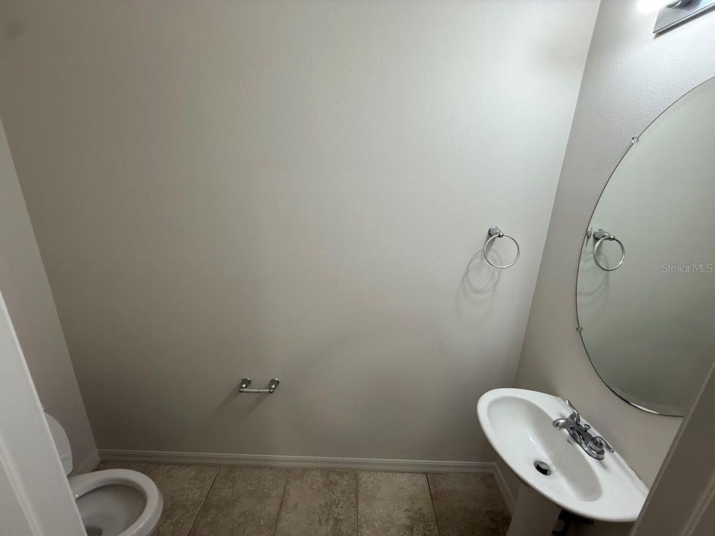 Image 11 of property listing at 4976 WHITE SANDERLING COURT, Tampa, FL 33619