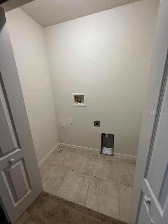 Image 28 of property listing at 4976 WHITE SANDERLING COURT, Tampa, FL 33619