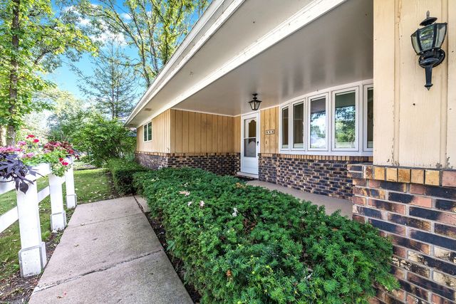 900 Ruth Drive, Elgin, IL 60123