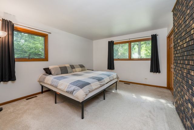 900 Ruth Drive, Elgin, IL 60123