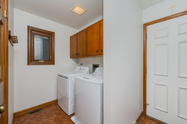 900 Ruth Drive, Elgin, IL 60123
