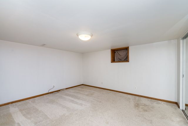 900 Ruth Drive, Elgin, IL 60123