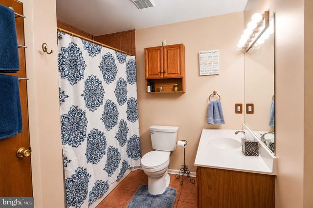 8121-A ELIZABETH RD, Pasadena, MD 21122