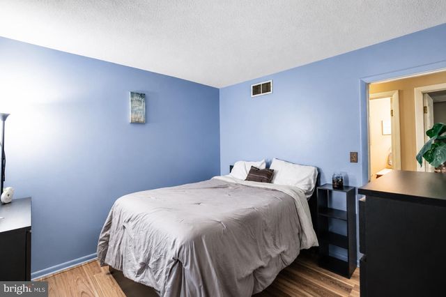 8121-A ELIZABETH RD, Pasadena, MD 21122
