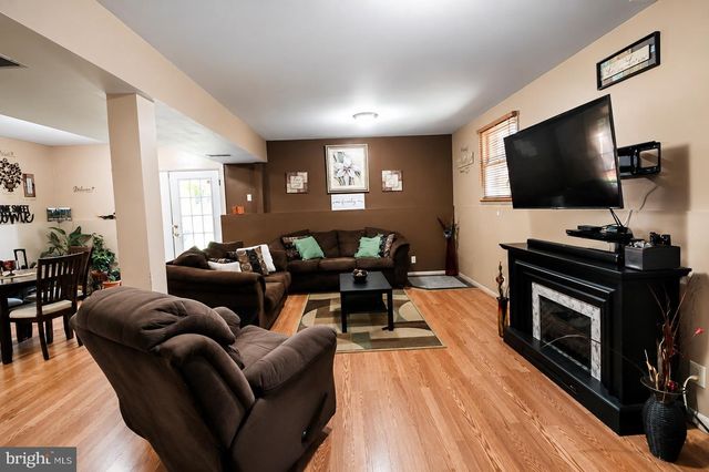8121-A ELIZABETH RD, Pasadena, MD 21122