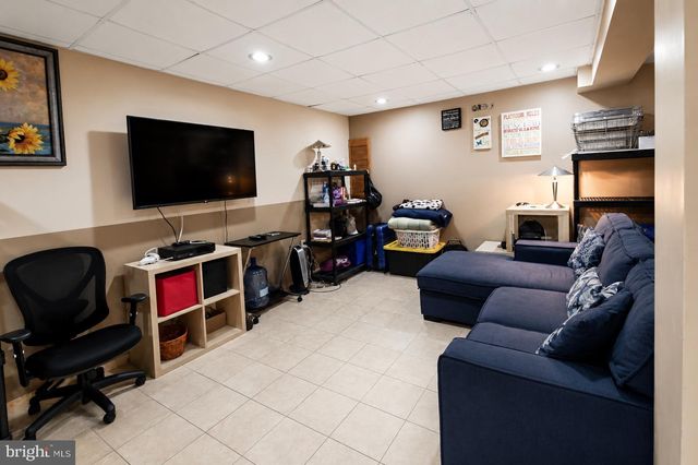 8121-A ELIZABETH RD, Pasadena, MD 21122
