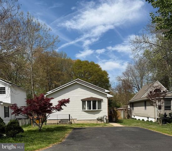 8121-A ELIZABETH RD, Pasadena, MD 21122