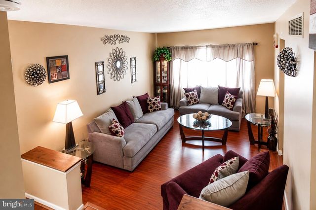 8121-A ELIZABETH RD, Pasadena, MD 21122