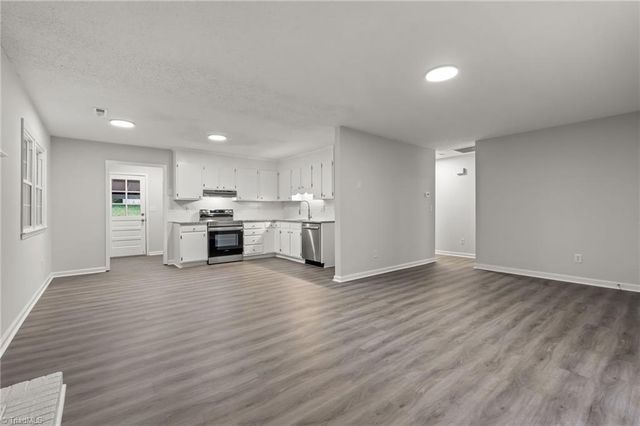 1500 Pebblebrook Road, Winston-salem, NC 27105