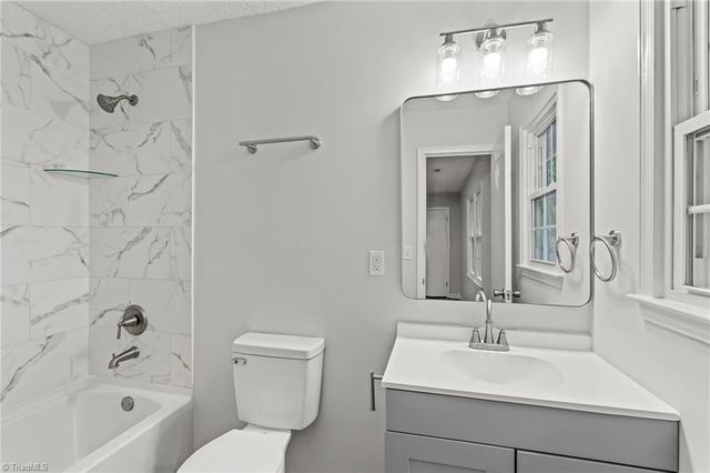 1500 Pebblebrook Road, Winston-salem, NC 27105