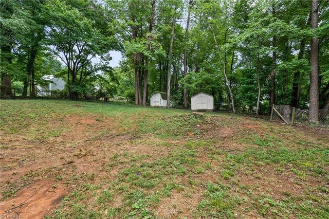 1500 Pebblebrook Road, Winston-salem, NC 27105