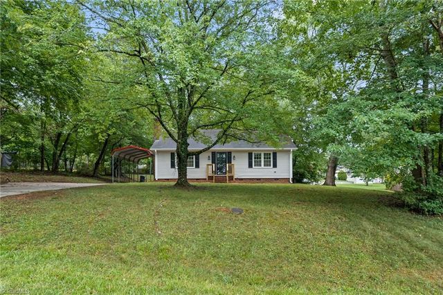 1500 Pebblebrook Road, Winston-salem, NC 27105