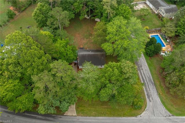 1500 Pebblebrook Road, Winston-salem, NC 27105