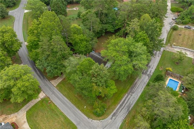 1500 Pebblebrook Road, Winston-salem, NC 27105