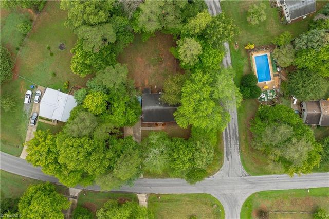 1500 Pebblebrook Road, Winston-salem, NC 27105