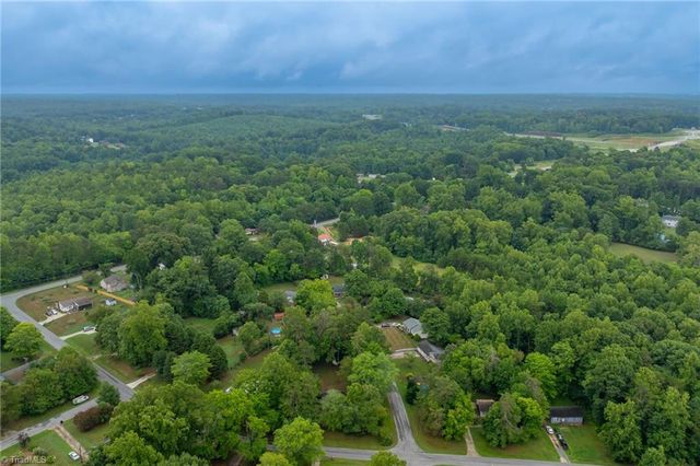 1500 Pebblebrook Road, Winston-salem, NC 27105