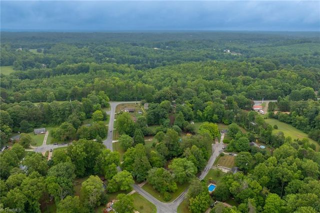 1500 Pebblebrook Road, Winston-salem, NC 27105