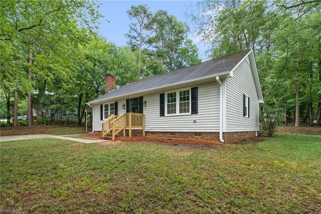1500 Pebblebrook Road, Winston-salem, NC 27105