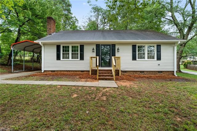 1500 Pebblebrook Road, Winston-salem, NC 27105
