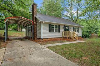 1500 Pebblebrook Road, Winston-salem, NC 27105