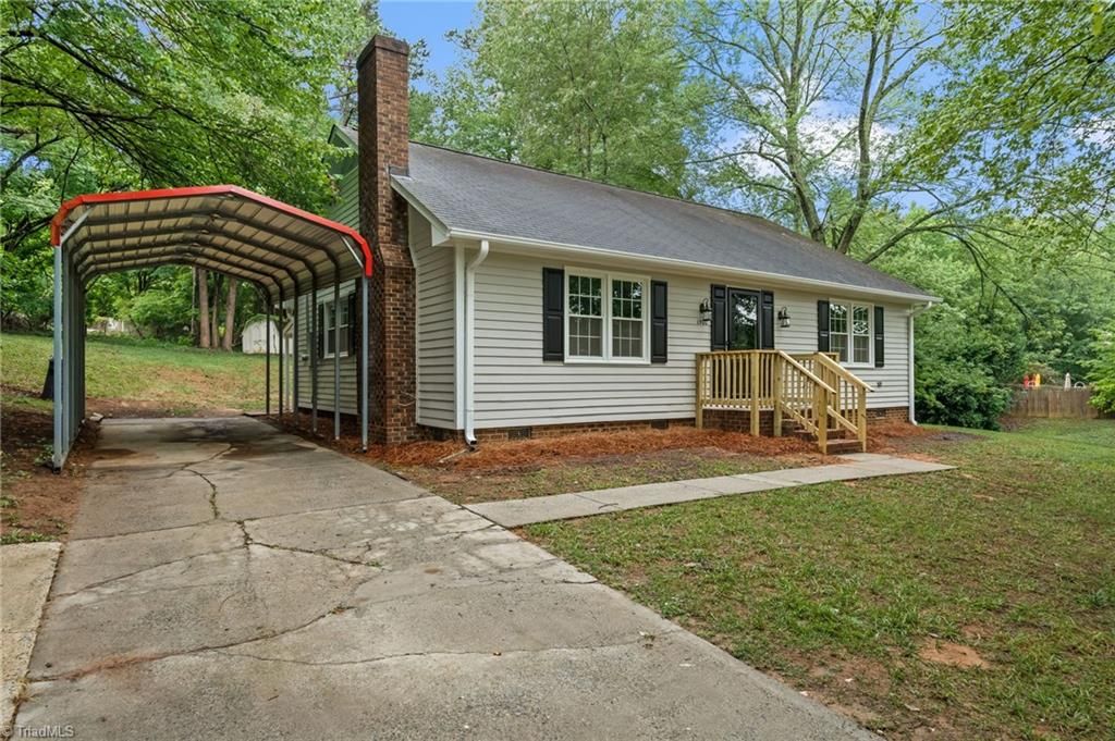 1500 Pebblebrook Road, Winston-salem, NC 27105