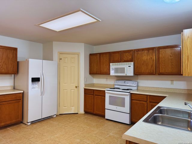 7718 Wexford Grove, San Antonio, TX 78240