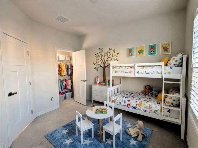 1733 Fortune TER, Chesapeake, VA 23323