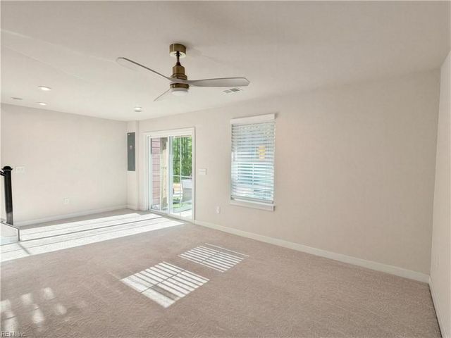 1733 Fortune TER, Chesapeake, VA 23323