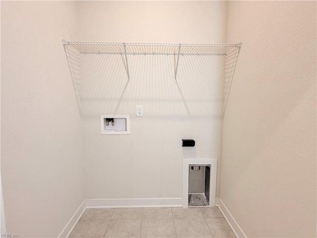 1733 Fortune TER, Chesapeake, VA 23323