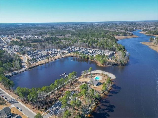 1733 Fortune TER, Chesapeake, VA 23323