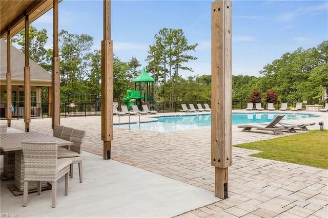 1733 Fortune TER, Chesapeake, VA 23323