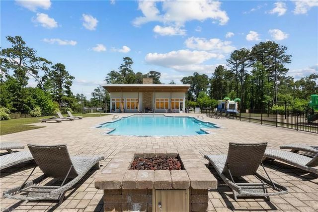 1733 Fortune TER, Chesapeake, VA 23323