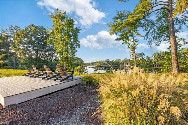 1733 Fortune TER, Chesapeake, VA 23323