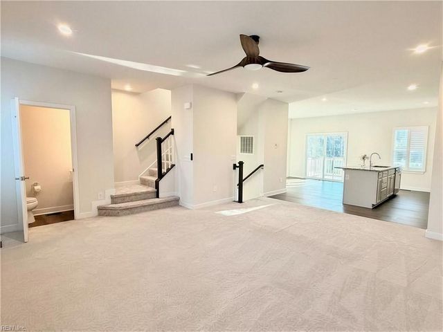 1733 Fortune TER, Chesapeake, VA 23323