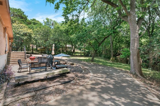9508 Midway Drive, Woodway, TX 76712