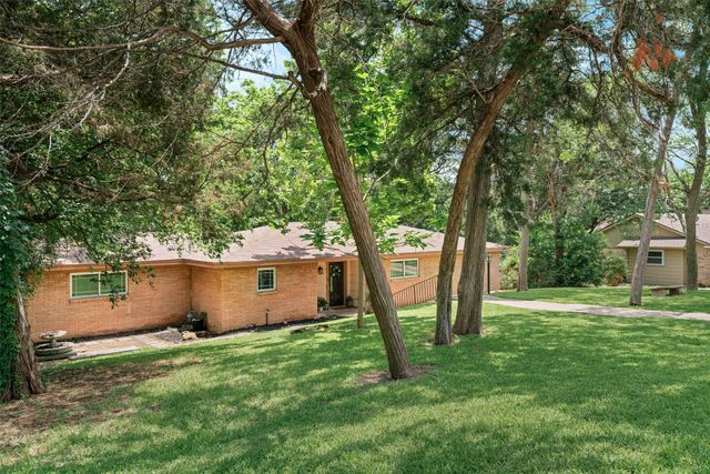 9508 Midway Drive, Woodway, TX 76712