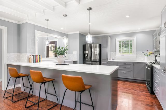 9508 Midway Drive, Woodway, TX 76712