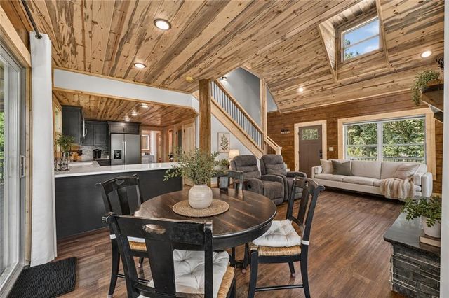 196 N Jakes Landing Way, Ellijay, GA 30540