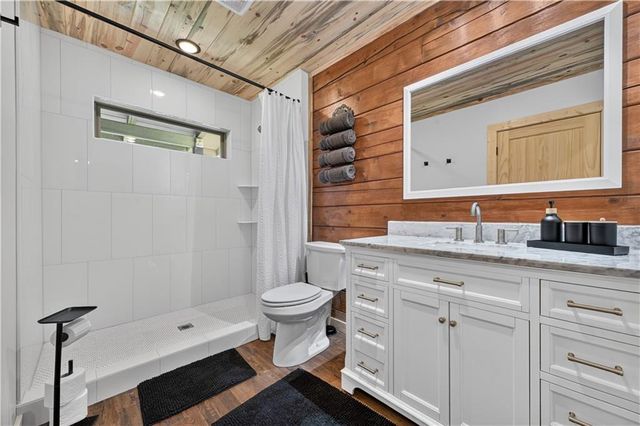 196 N Jakes Landing Way, Ellijay, GA 30540