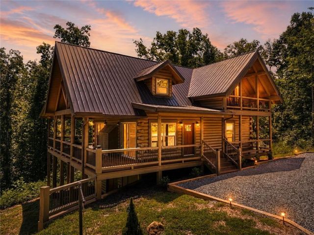 196 N Jakes Landing Way, Ellijay, GA 30540