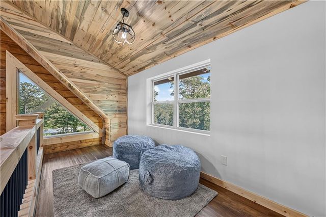 196 N Jakes Landing Way, Ellijay, GA 30540