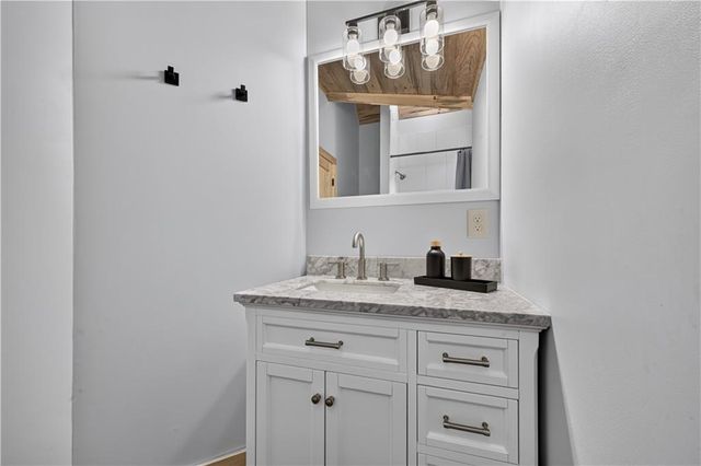 196 N Jakes Landing Way, Ellijay, GA 30540